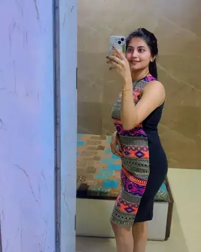 Escort Lakhani